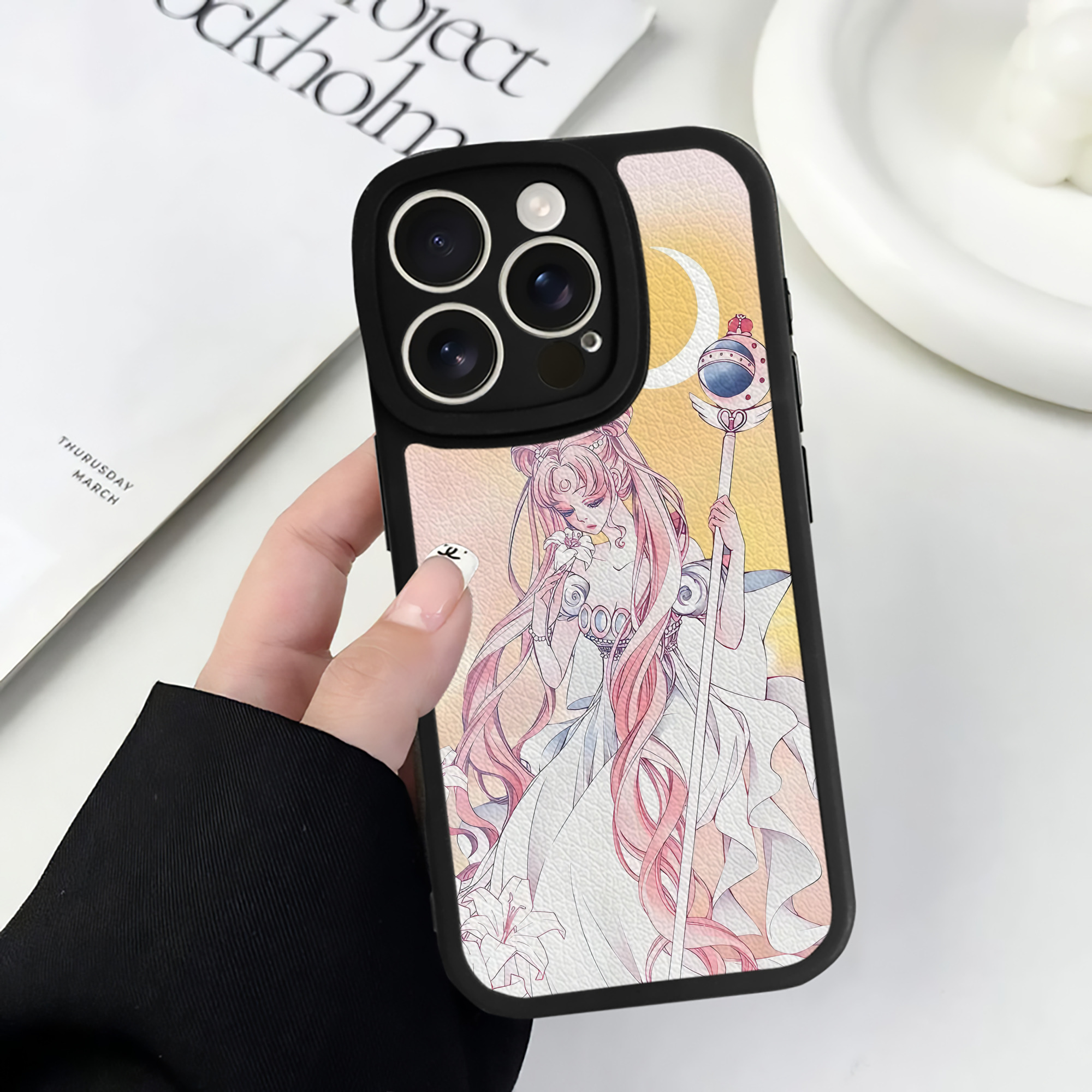 （画像用） 美少女戦士セーラームーン Sailor Moon 【iPhone 16シリーズ対応】シリコンスマホケース（レザー調） 材質：シリコン